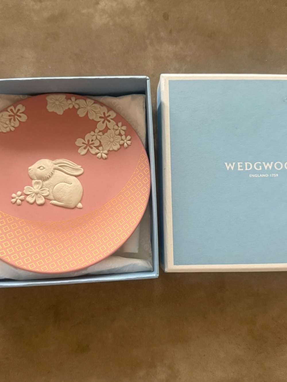 Wedgwood Pink Bunny Floral Trinket Plate with White Relief 2023 annual eto